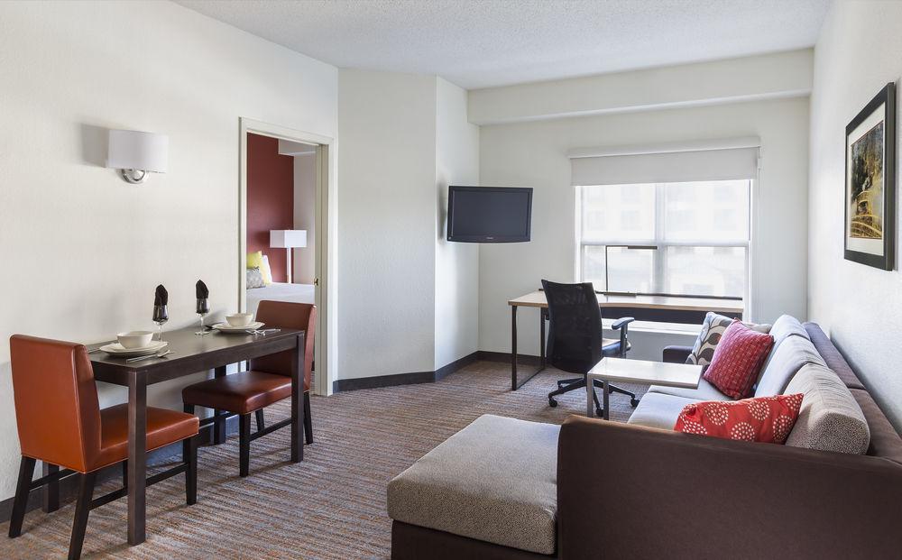 Residence Inn By Marriott Bloomington Extérieur photo