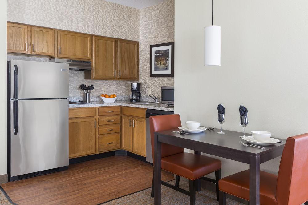 Residence Inn By Marriott Bloomington Extérieur photo
